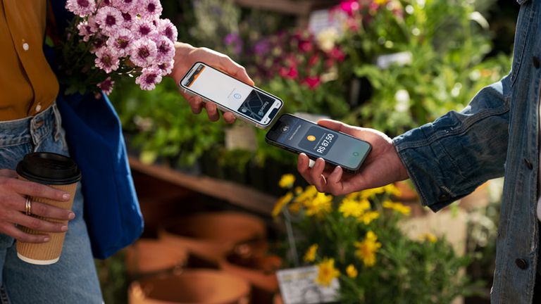 Tap To Pay: serviço transforma iPhone em maquininha de cartão; como funciona?