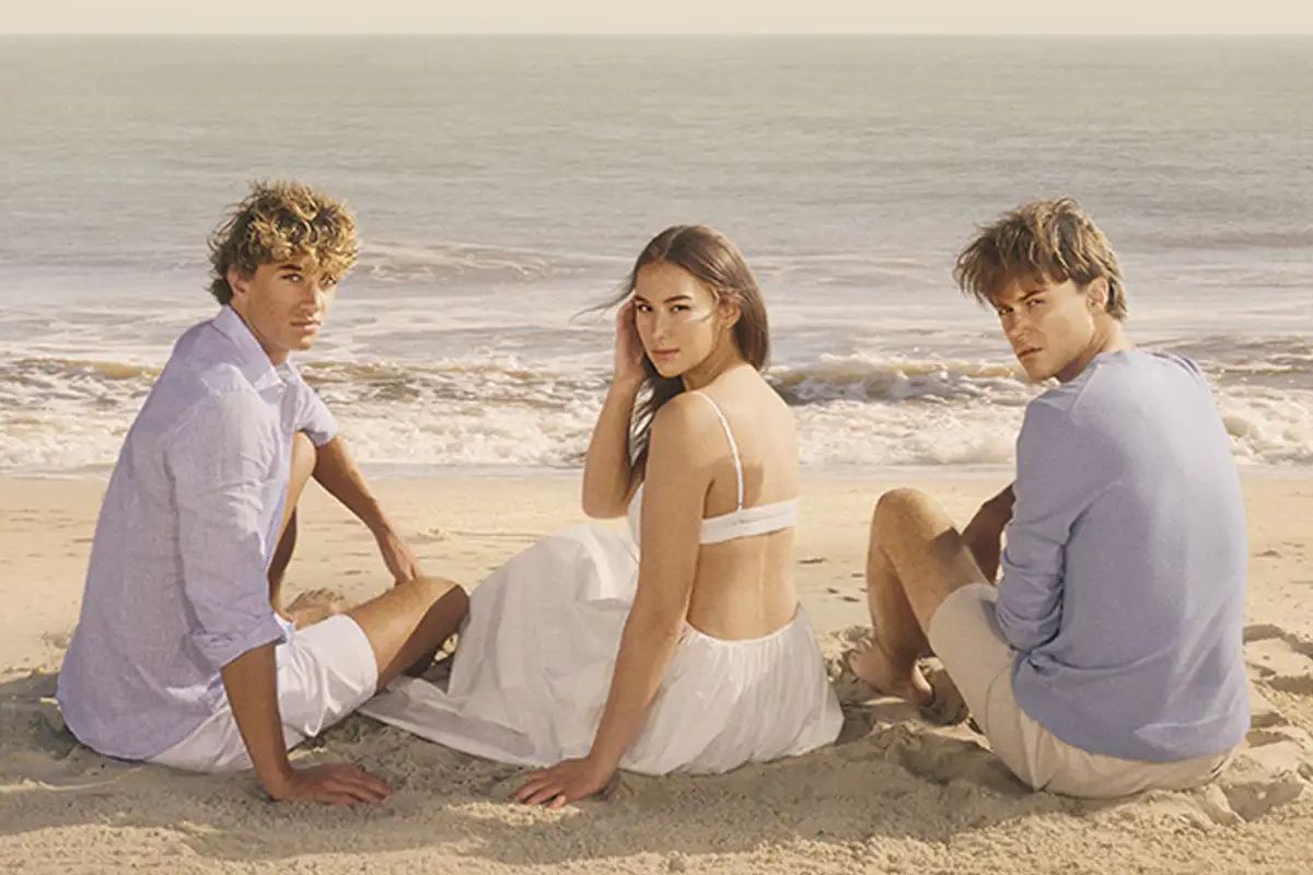 Triângulo amoroso chega ao fim em O Verão que Mudou Minha Vida | Imagem: Prime Video