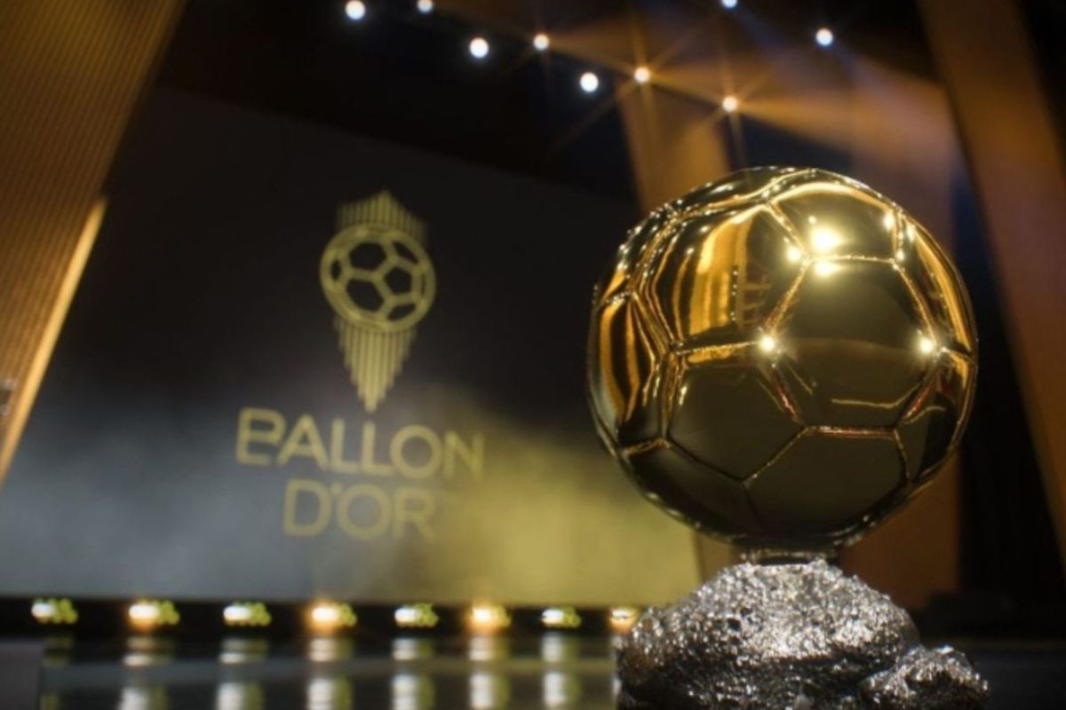 O futebol mundial acompanha a cerimônia da Bola de Ouro 2025 | Imagem: Twitter/X